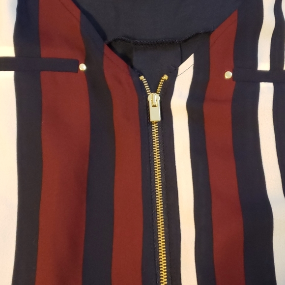 Blouses - Picture 8 of 8